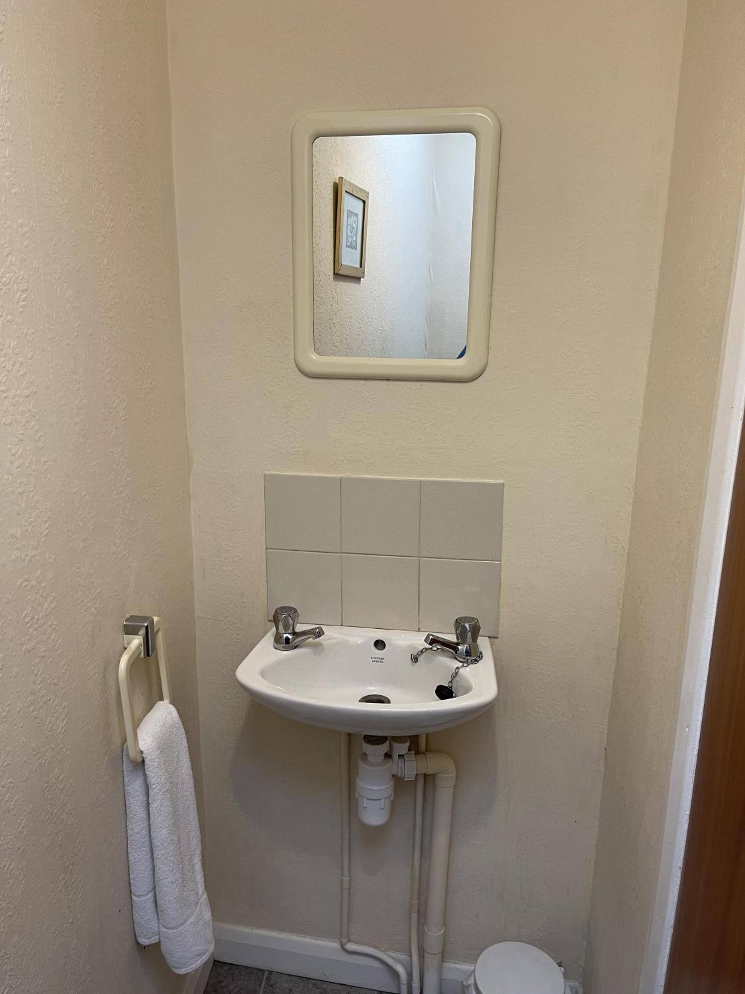 Lamplighter Guesthouse Plymouth Room photo